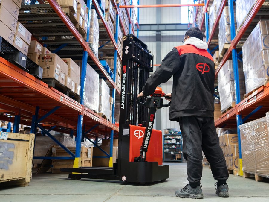 Elektro Hochhubwagen EP EST(L) (1.200 kg Tragkraft und 3.000 mm Hubhöhe) – Bild 7